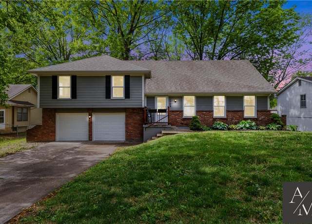 Property at 1708 NW Ashton Dr, Blue Springs, MO 64015, 4 beds, 3 baths