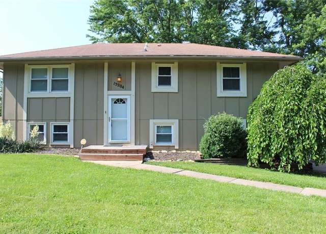 Property at 15204 E 48th Ter, Kansas City, MO 64136, 3 beds, 2 baths