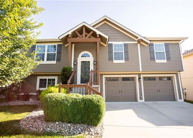 Property at 19604 E 6th Ter, Independence, MO 64056, 3 beds, 3 baths