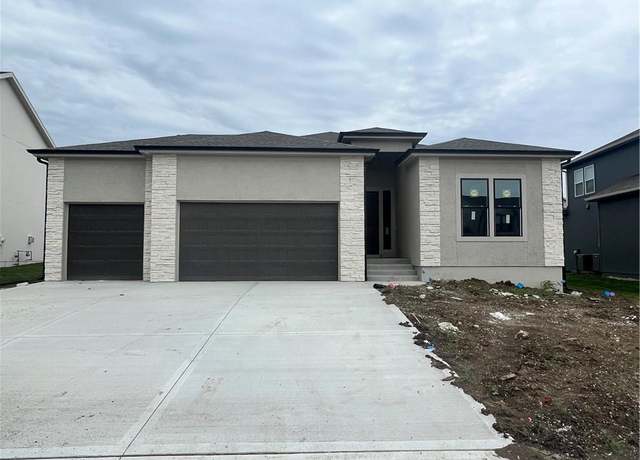 Property at 1708 SW Arbormist Dr, Lee's Summit, MO 64082, 4 beds, 3.5 baths
