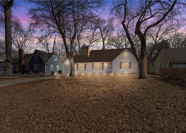 Property at 5025 NE Davidson Rd, Kansas City, MO 64118, 4 beds, 2.5 baths