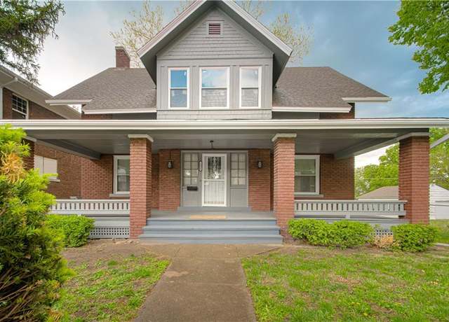 Property at 1039 Laurel Ave, Kansas City, KS 66104, 3 beds, 2 baths