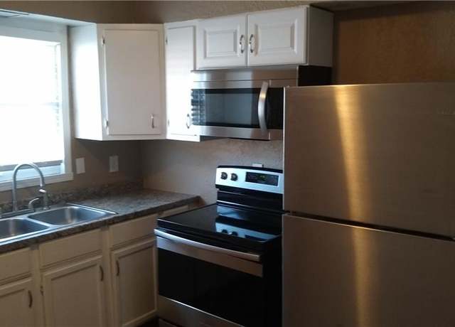 Property at 2219 E 75th St, Kansas City, MO 64132, 4 beds, 4 baths