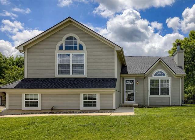 Property at 1041 Bunting Ln, Liberty, MO 64068, 3 beds, 2.5 baths