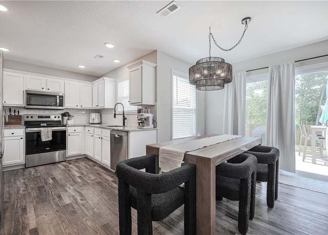 Property at 1716 Elderberry Ln, Ottawa, KS 66067, 3 beds, 2.5 baths
