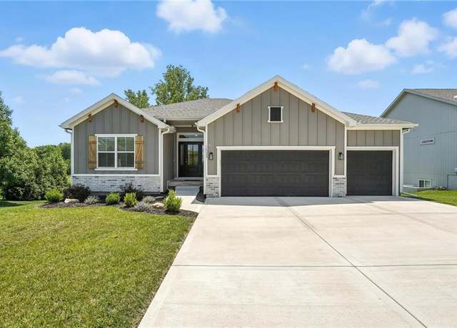 Property at 16055 NW 123rd St, Platte City, MO 64079, 4 beds, 3 baths