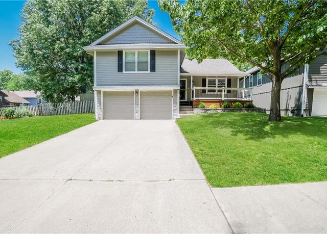 Property at 6432 N Jarboe St, Kansas City, MO 64118, 3 beds, 2.5 baths