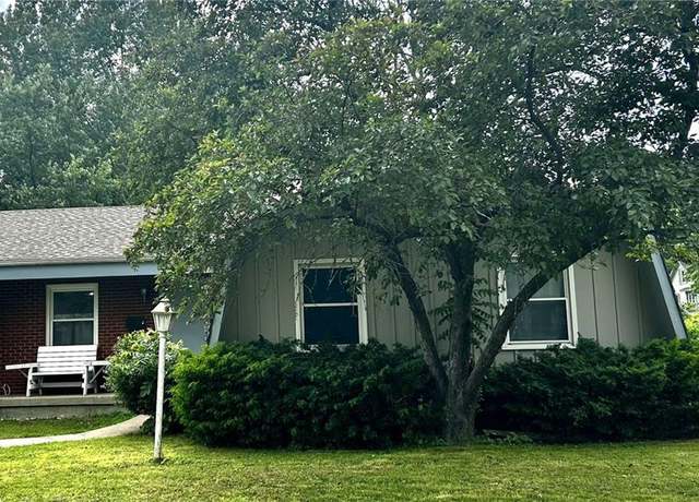 Property at 1300 S Main St, Harrisonville, MO 64701, 3 beds, 2 baths