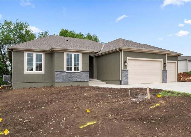 Property at 25316 W 148th St, Olathe, KS 66061, 3 beds, 2 baths