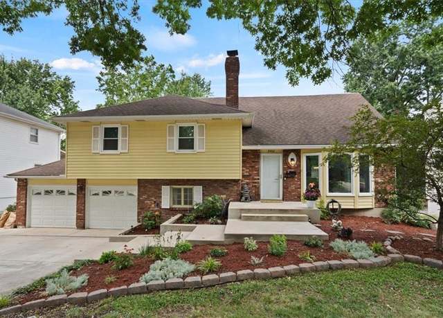 Property at 9520 Lamar Ave, Overland Park, KS 66207, 4 beds, 2.5 baths