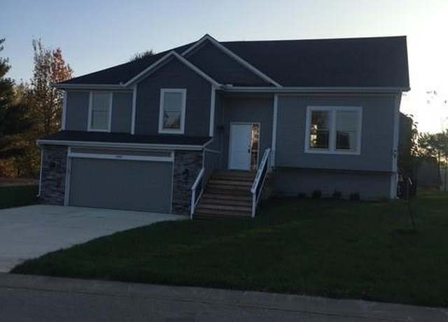 Property at 3812 SW Mcdanial Ave, Blue Springs, MO 64015, 4 beds, 3 baths