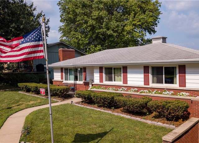 Property at 2009 N 35th Ter, St Joseph, MO 64506, 3 beds, 3 baths