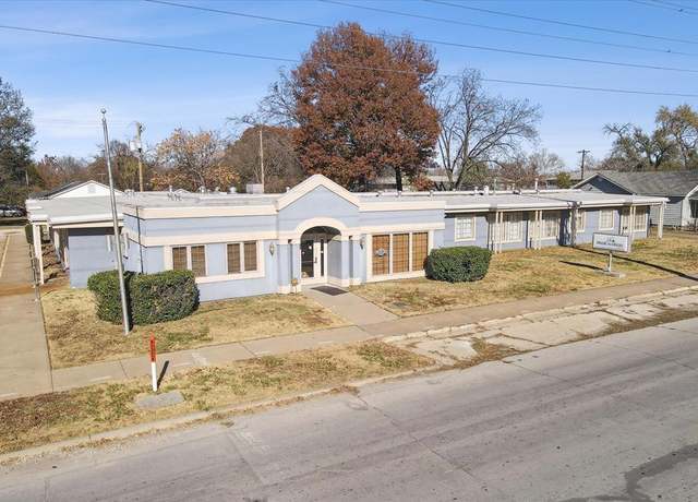 Property at 720 W 1st N/A, Coffeyville, KS 67337, 24 beds, 7 baths