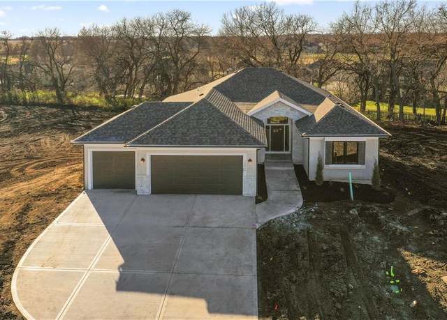 Property at 25300 W 149th Ter, Olathe, KS 66061, 4 beds, 3 baths