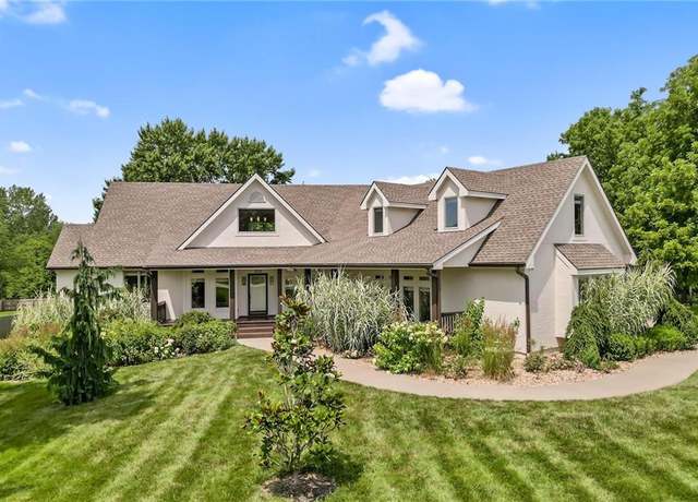 Property at 325 S Clark St, Lawson, MO 64062, 4 beds, 4.5 baths