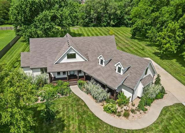 Property at 325 S Clark St, Lawson, MO 64062, 4 beds, 4.5 baths