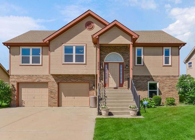 Property at 9204 N Holly St, Kansas City, MO 64155, 3 beds, 3 baths