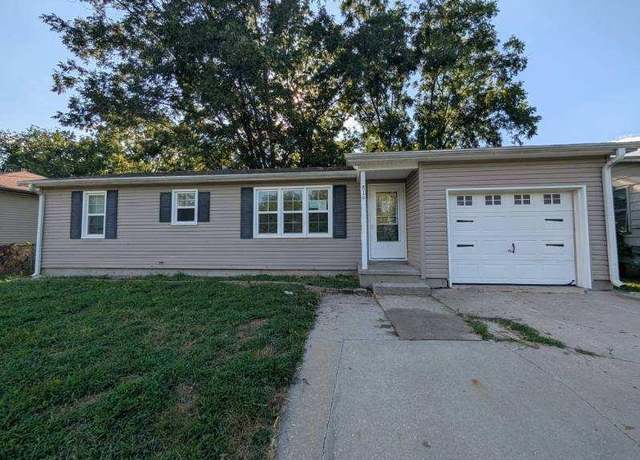 Property at 819 N Lincoln Ave, Marshall, MO 65340, 3 beds, 2 baths