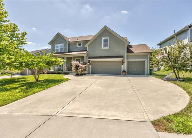 Property at 23317 W 52nd Ter, Shawnee, KS 66226, 4 beds, 2.5 baths