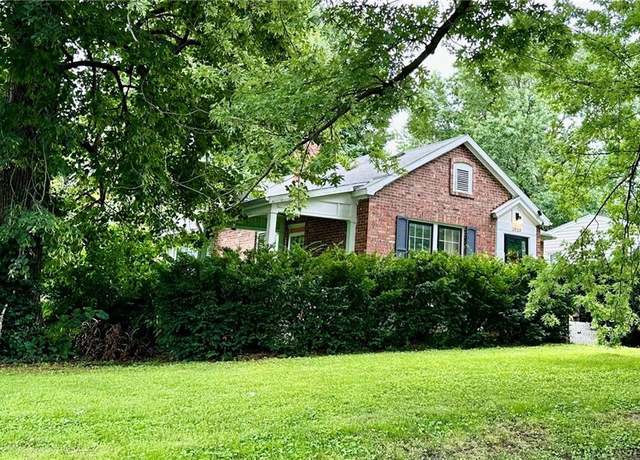 Property at 2528 Union St, St Joseph, MO 64506, 3 beds, 1.5 baths