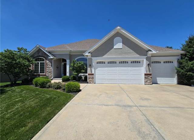 Property at 1150 Creekmoor Dr, Raymore, MO 64083, 4 beds, 3.5 baths