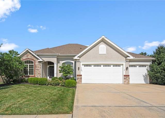 Property at 1150 Creekmoor Dr, Raymore, MO 64083, 4 beds, 3.5 baths