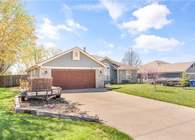 Property at 315 W 26th St, Eudora, KS 66025, 3 beds, 2 baths