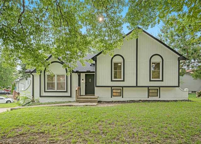 Property at 1917 N Concord Rd, Independence, MO 64058, 4 beds, 2.5 baths