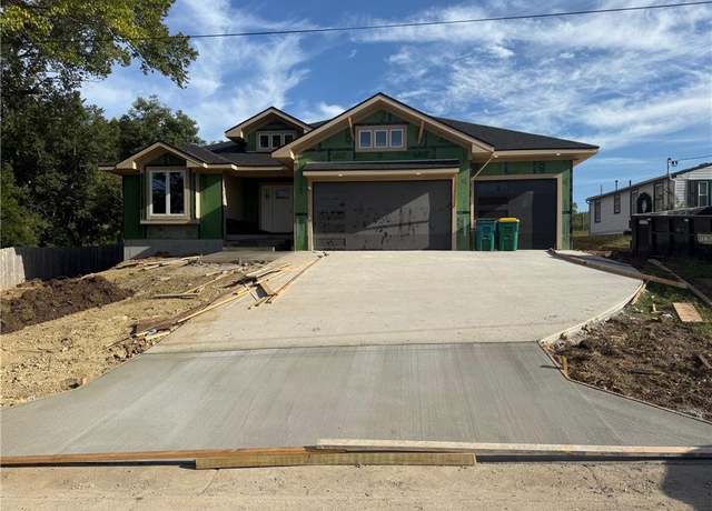 Property at 13742 Elmwood Ave, Bonner Springs, KS 66012, 4 beds, 3.5 baths