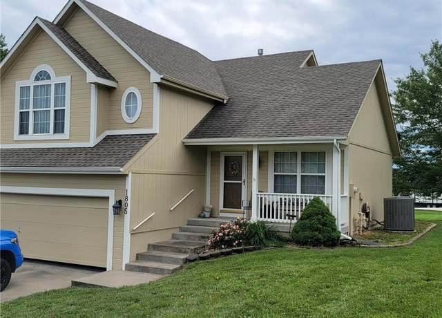 Property at 1805 Holt Cir, Liberty, MO 64068, 3 beds, 2.5 baths