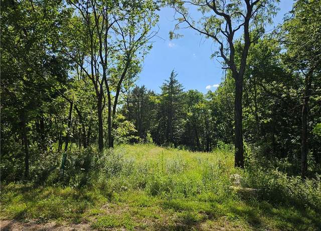 Property at 82 Meadowbrook Dr, Linn Valley, KS 66040