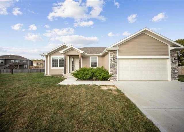 Property at 605 Poplar Ct, Belton, MO 64012, 5 beds, 3 baths