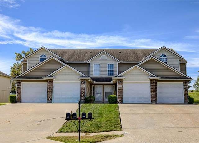 Property at 10543 E 46 Ter, Kansas City, MO 64133, 2 beds, 2.5 baths