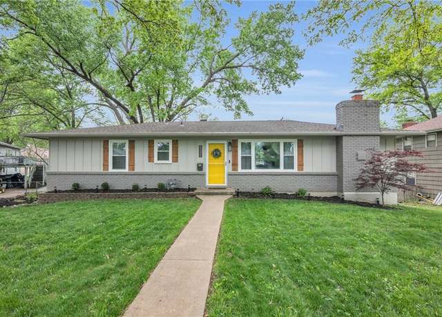 Property at 6720 N Wayne Ave, Gladstone, MO 64118, 3 beds, 2 baths