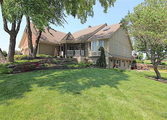 Property at 705 Sandpiper St, Raymore, MO 64083, 4 beds, 3.5 baths