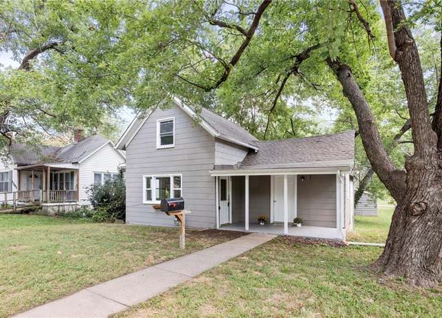Property at 1207 S 2nd St, Leavenworth, KS 66048, 3 beds, 1 bath