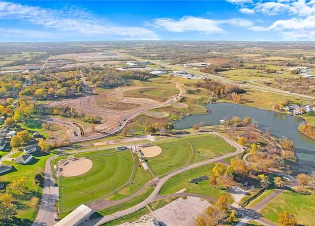 Property at 7 Cobb Cir, Odessa, MO 64076