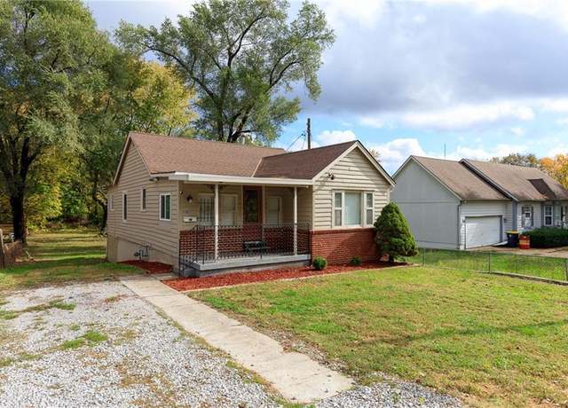 Property at 7231 Askew Ave, Kansas City, MO 64132, 3 beds, 1 bath