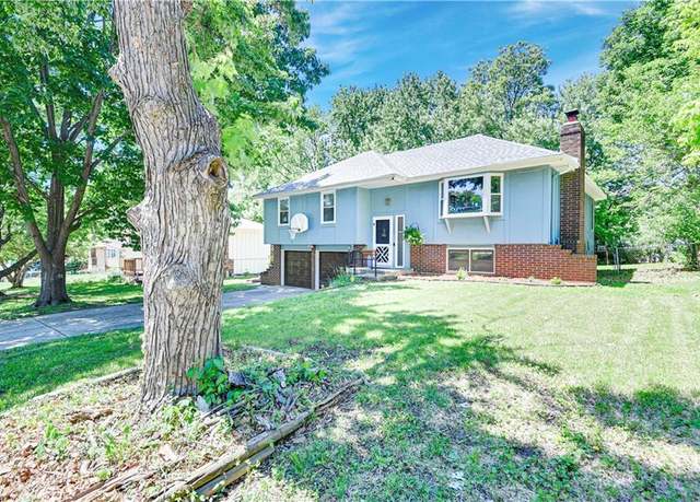 Property at 7608 N Serene Ave, Kansas City, MO 64152, 3 beds, 2.5 baths