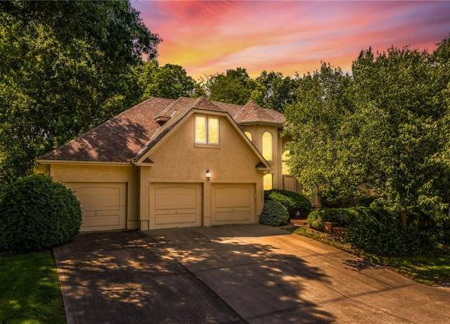 Property at 220 W Shawna Dr, Kearney, MO 64060, 4 beds, 5.5 baths