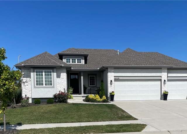 Property at 16529 S Stagecoach St, Olathe, KS 66062, 4 beds, 3 baths