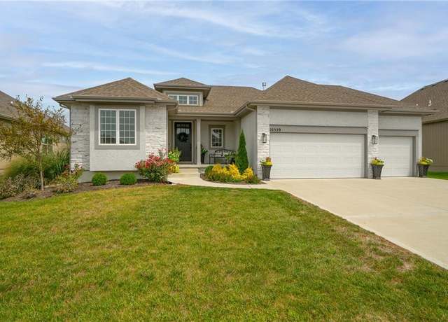 Property at 16529 S Stagecoach St, Olathe, KS 66062, 4 beds, 3 baths