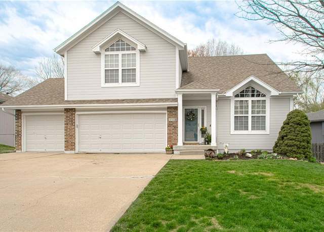 Property at 5604 NE Scenic Dr, Lee's Summit, MO 64064, 4 beds, 3 baths