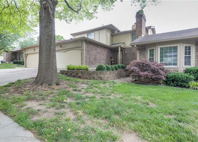 Property at 10902 W 96th Ter, Overland Park, KS 66214, 2 beds, 2 baths