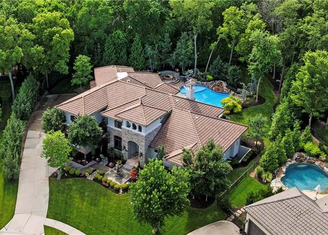 Property at 11110 W 146th Ter, Overland Park, KS 66221, 4 beds, 5 baths