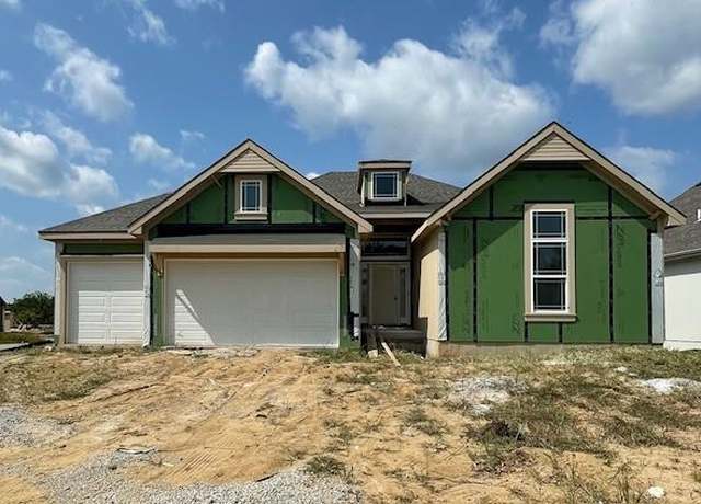 Property at 7040 NW Forest Lakes Dr, Parkville, MO 64152, 4 beds, 3.5 baths