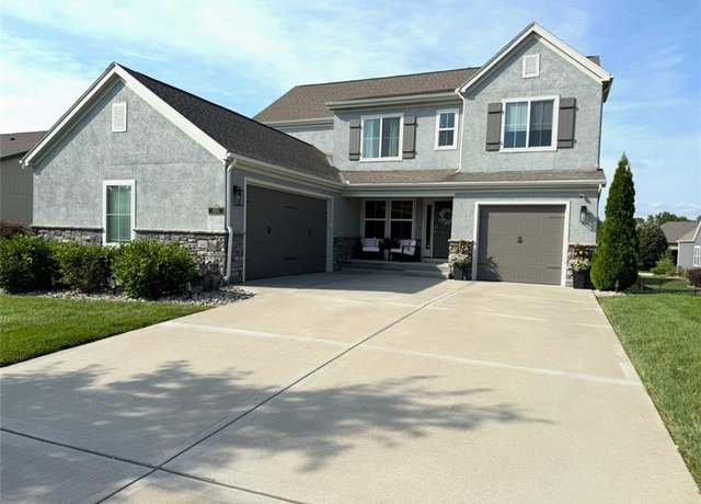 Property at 8630 N Farley Ave, Kansas City, MO 64157, 4 beds, 4 baths