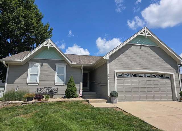 Property at 1702 Flintrock St, Kearney, MO 64060, 3 beds, 3 baths