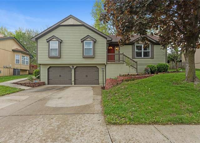 Property at 510 Fox Trail Dr, Blue Springs, MO 64014, 3 beds, 3 baths
