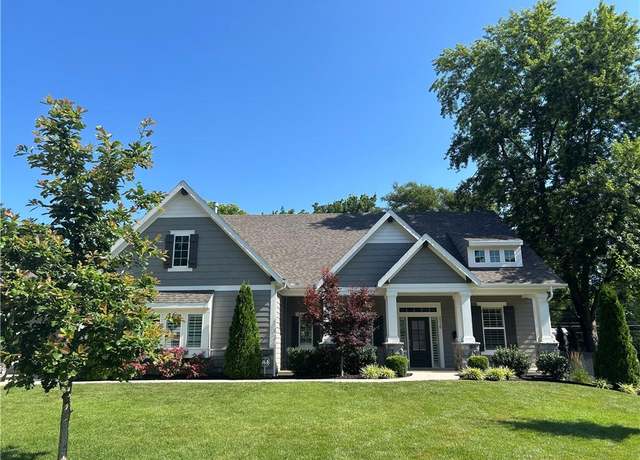 Property at 2210 W 73rd St, Prairie Village, KS 66208, 4 beds, 3.5 baths
